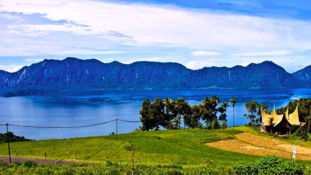 Danau Maninjau