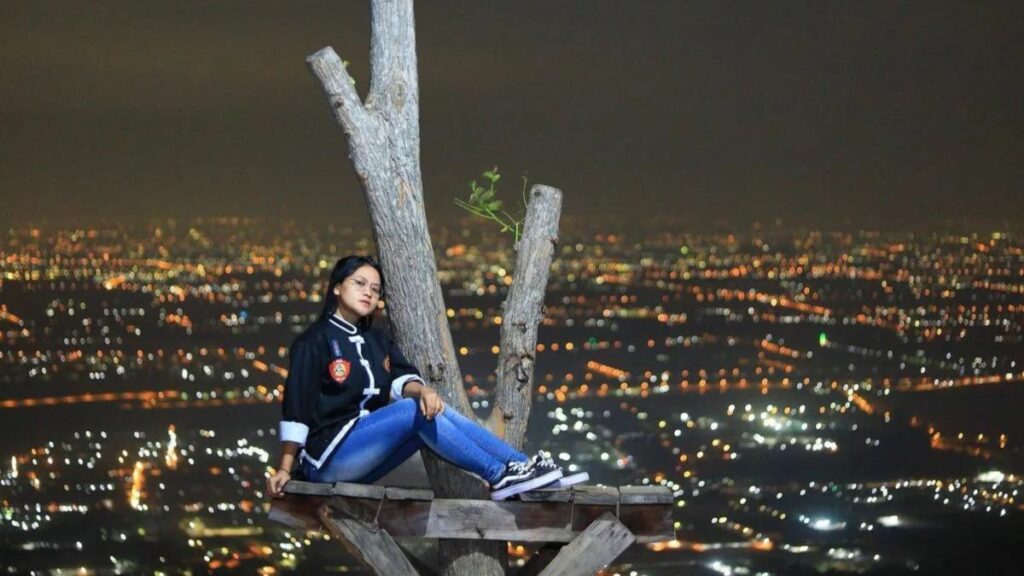 Wisata Mojokerto Puthuk Kembar