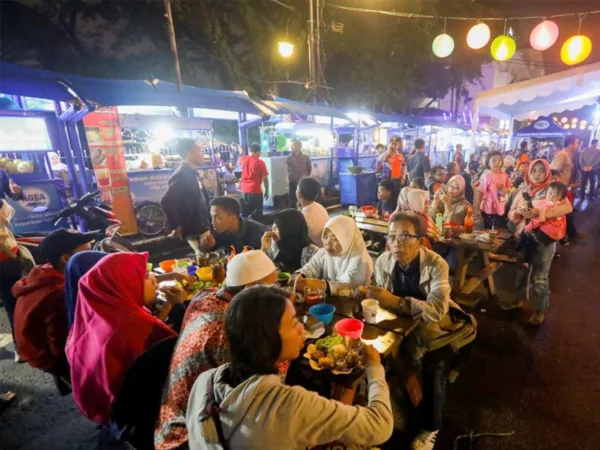 Wisata Kuliner Malam di Bandung