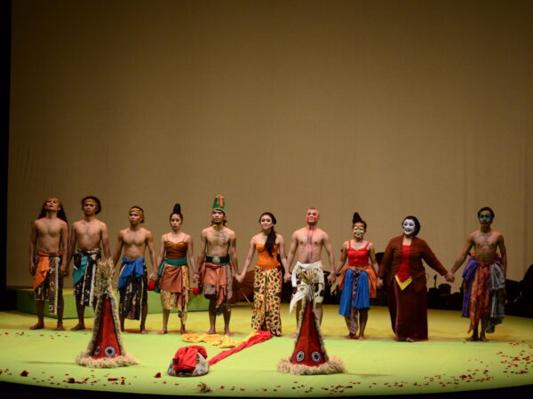 Seni Opera Music